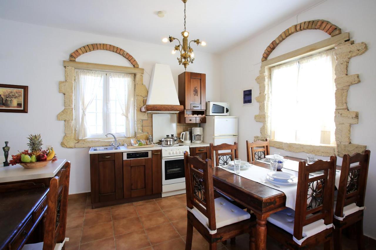 Villa Phaestias Каламаки Екстериор снимка