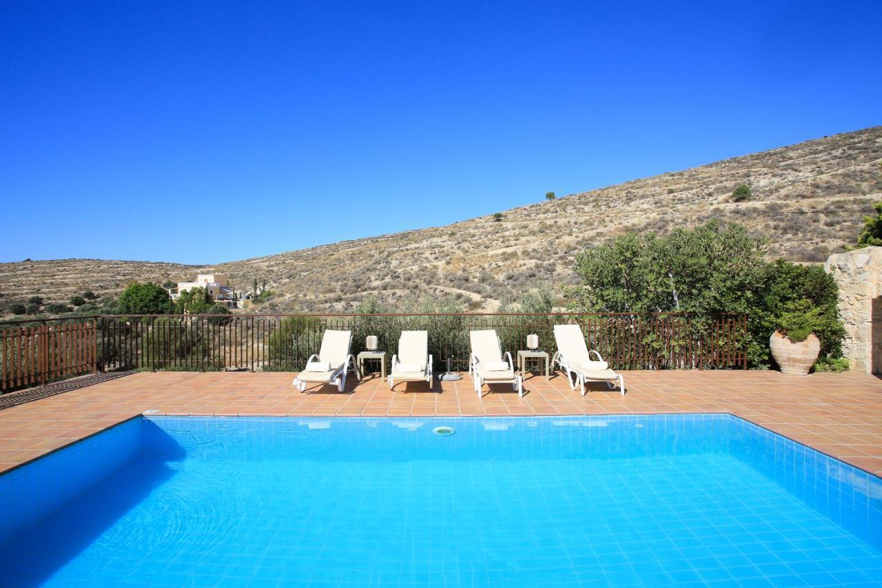 Villa Phaestias Каламаки Екстериор снимка