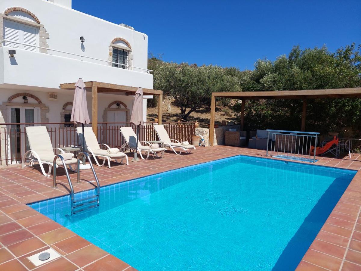 Villa Phaestias Каламаки Екстериор снимка